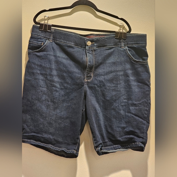 BUNDLE 9 women's plus size 3X / 22 shorts, leggings and jeans - Picture 6 of 9